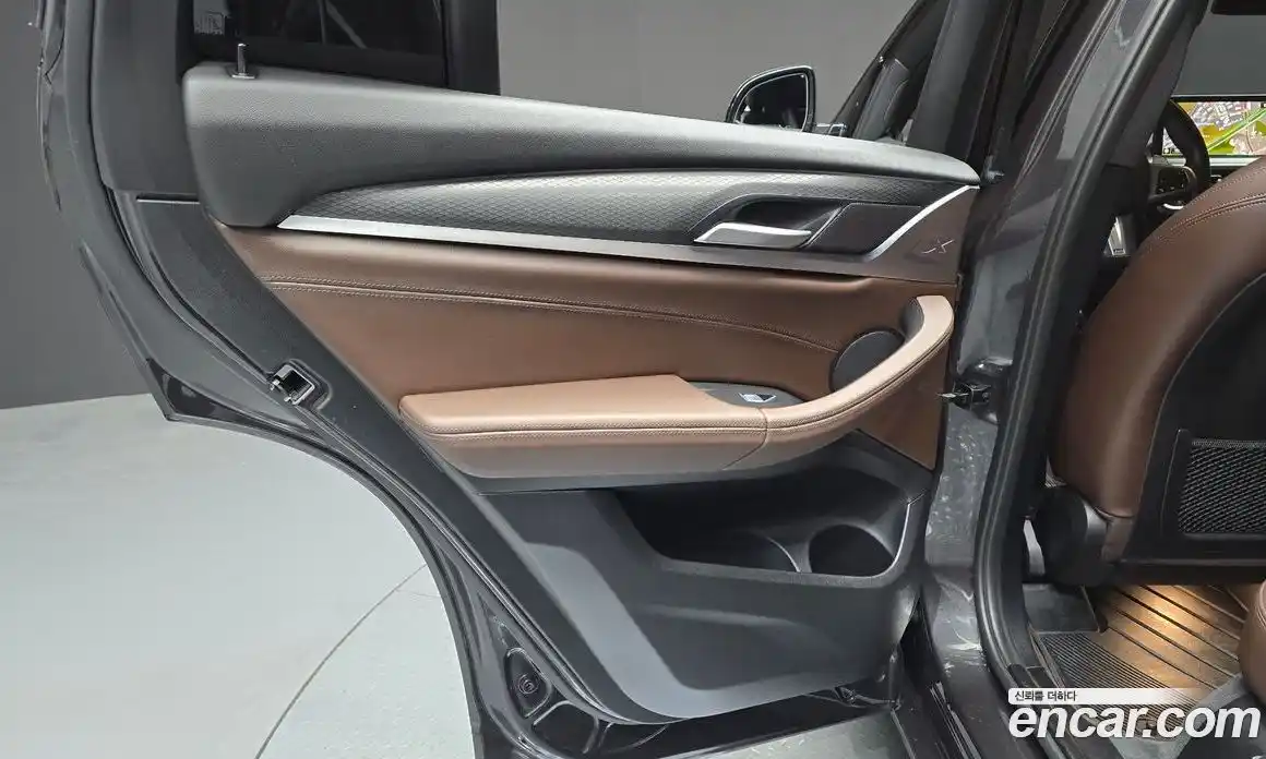 BMW X4 2023 2.0 автомат (гидро), фото 15