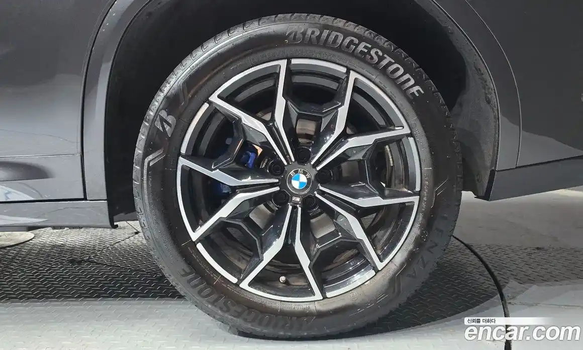 BMW X4 2023 2.0 автомат (гидро), фото 7
