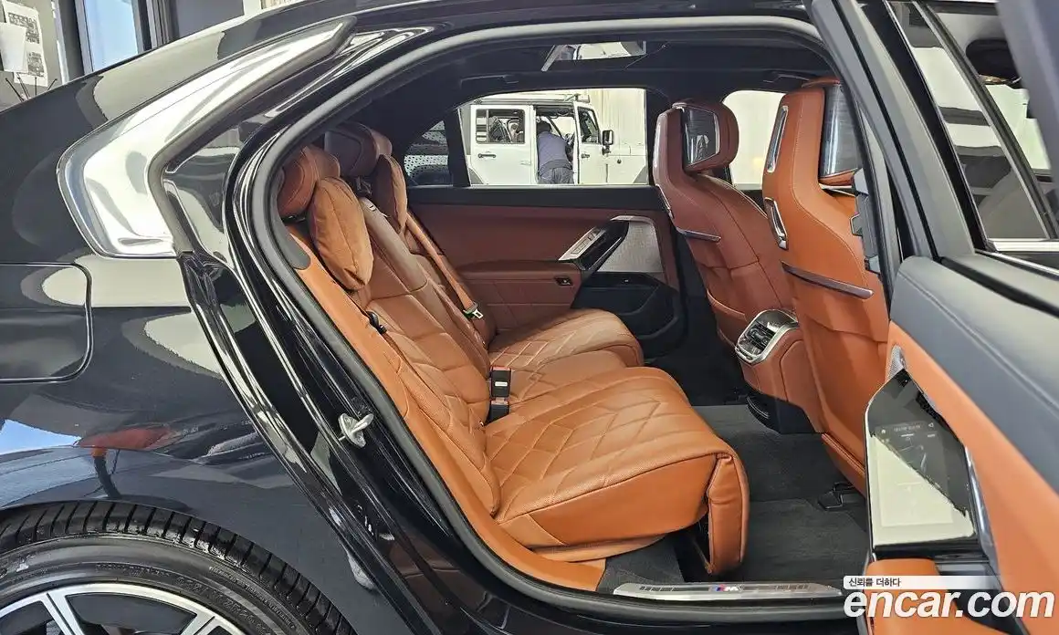 BMW 7 серия 2024 3.0 автомат (гидро), фото 17