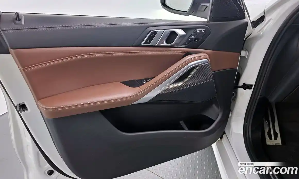 BMW X6 2022 3.0 автомат (гидро), фото 14