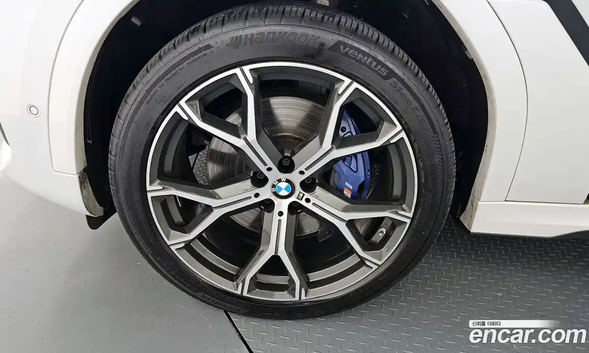 BMW X6 2022 3.0 автомат (гидро), фото 5