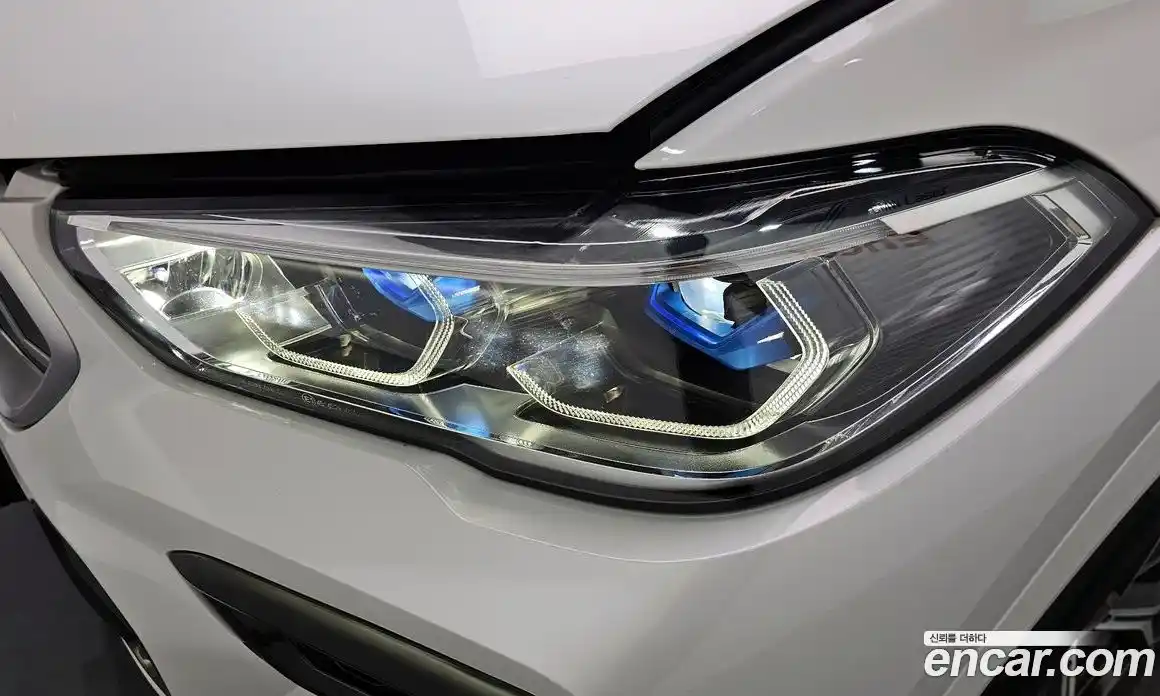BMW X6 2022 3.0 автомат (гидро), фото 8