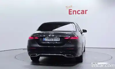Mercedes-Benz E-Class 2023 2.0 автомат (гидро), миниатюра 4