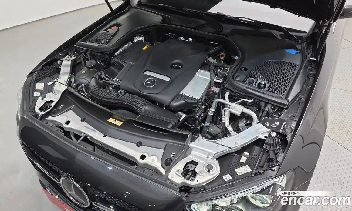 Mercedes-Benz E-Class 2023 2.0 автомат (гидро), фото 6