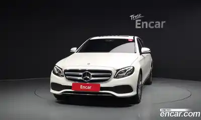Mercedes-Benz E-Class 2019 1.9 автомат (гидро), миниатюра 3