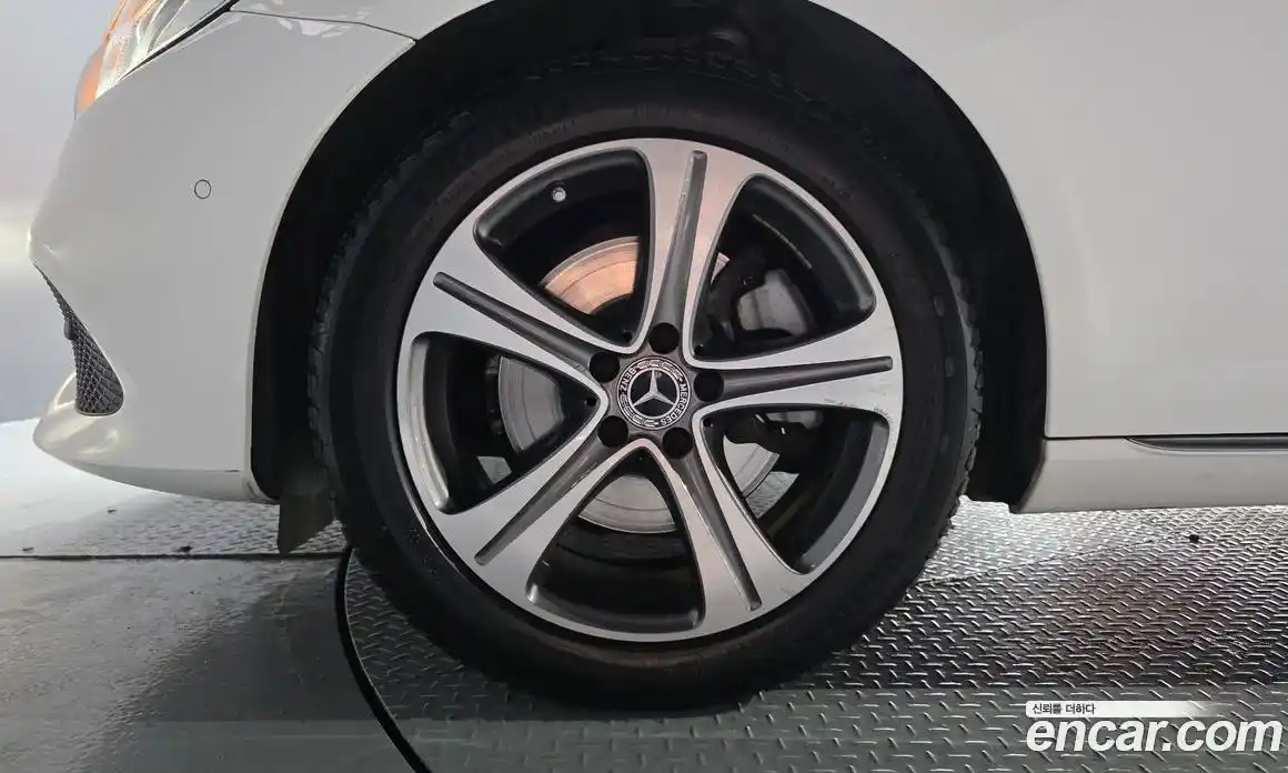 Mercedes-Benz E-Class 2019 1.9 автомат (гидро), фото 7