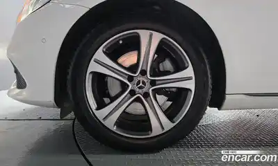 Mercedes-Benz E-Class 2019 1.9 автомат (гидро), миниатюра 7