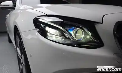 Mercedes-Benz E-Class 2019 1.9 автомат (гидро), миниатюра 8