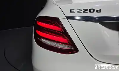 Mercedes-Benz E-Class 2019 1.9 автомат (гидро), миниатюра 9
