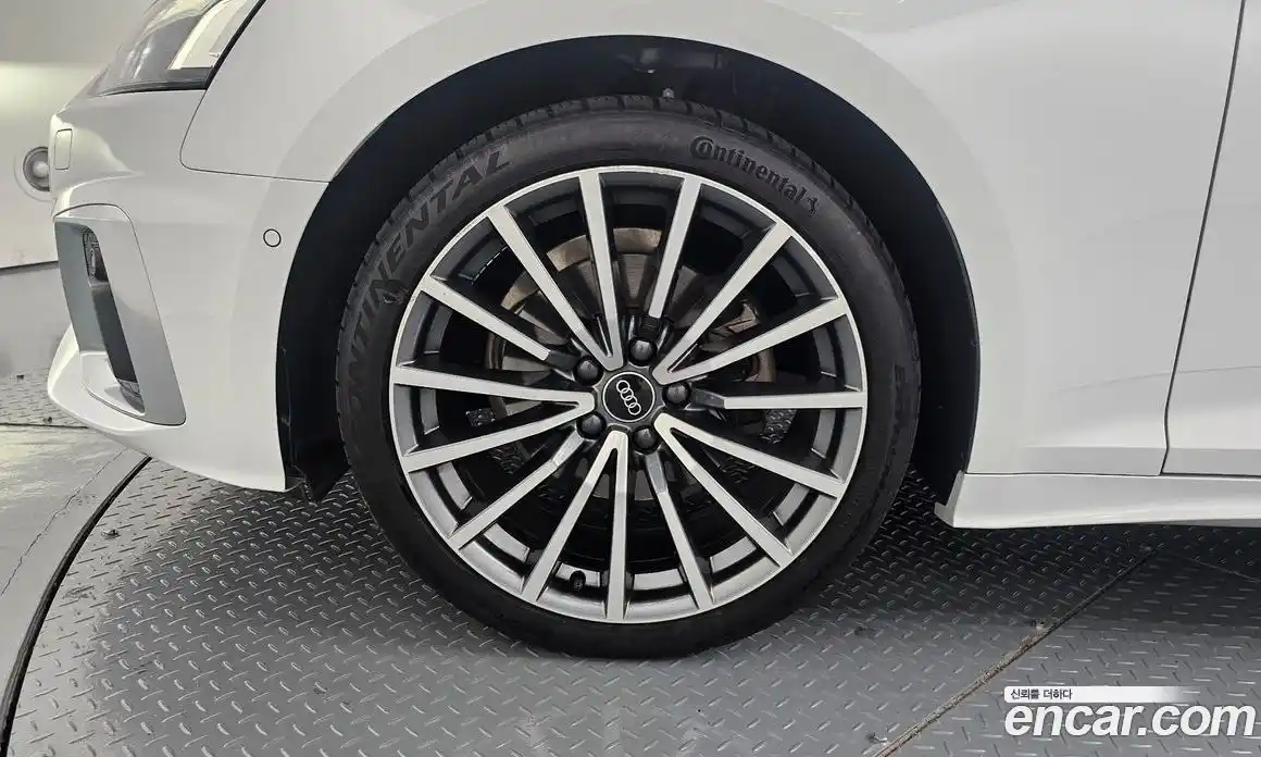Audi A5 2022 2.0 автомат (гидро), фото 5