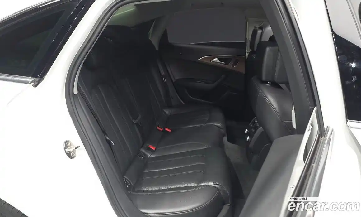 Audi A6 2015 3.0 автомат (гидро), фото 11