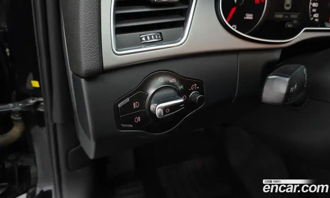 Audi A4 2013 2.0 автомат (гидро), фото 16