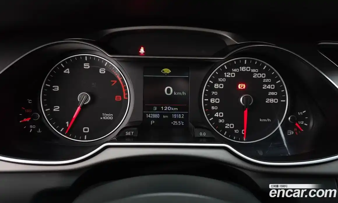 Audi A4 2013 2.0 автомат (гидро), фото 8
