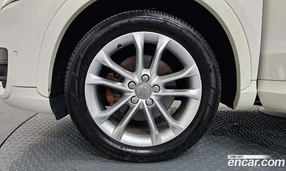 Audi Q3 2013 2.0 автомат (гидро), фото 5