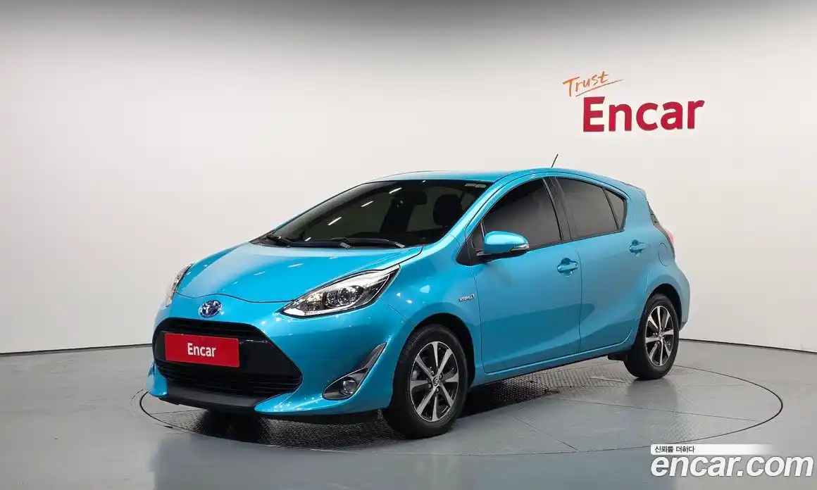 Toyota Prius 2019 1.5 автомат (гидро), фото 1 Toyota Prius 2019 1.5 автомат (гидро), фото 1