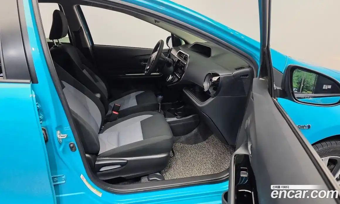 Toyota Prius 2019 1.5 автомат (гидро), фото 11 Toyota Prius 2019 1.5 автомат (гидро), фото 11