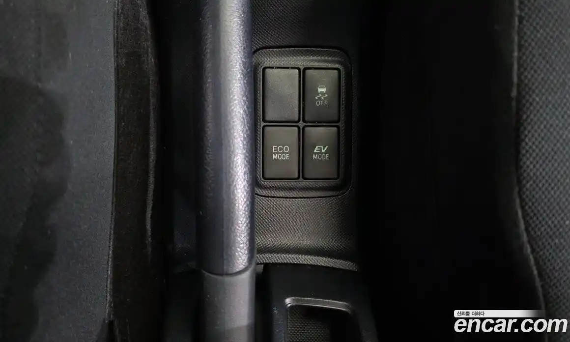 Toyota Prius 2019 1.5 автомат (гидро), фото 18 Toyota Prius 2019 1.5 автомат (гидро), фото 18