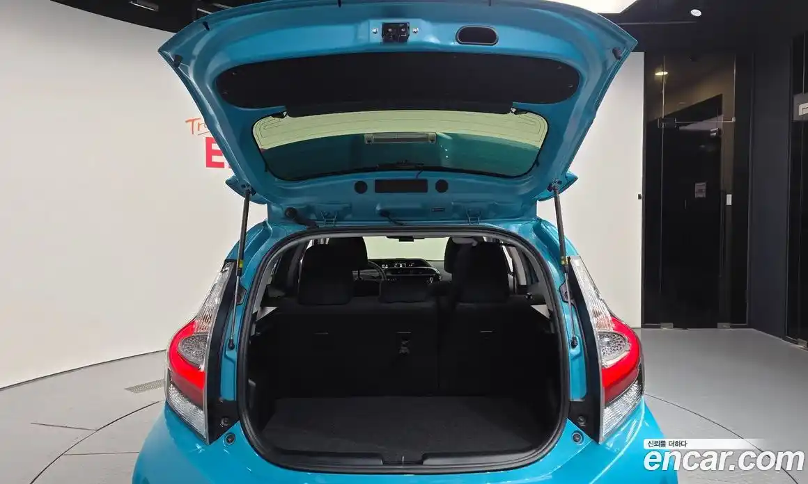 Toyota Prius 2019 1.5 автомат (гидро), фото 20 Toyota Prius 2019 1.5 автомат (гидро), фото 20