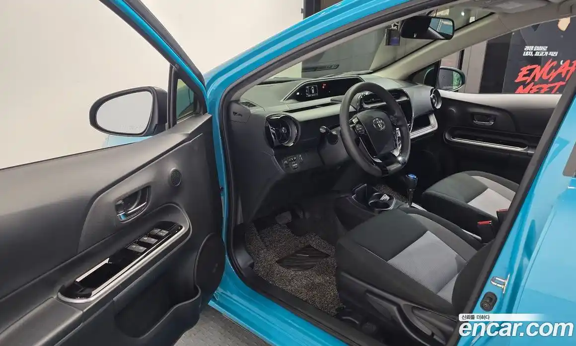 Toyota Prius 2019 1.5 автомат (гидро), фото 10 Toyota Prius 2019 1.5 автомат (гидро), фото 10