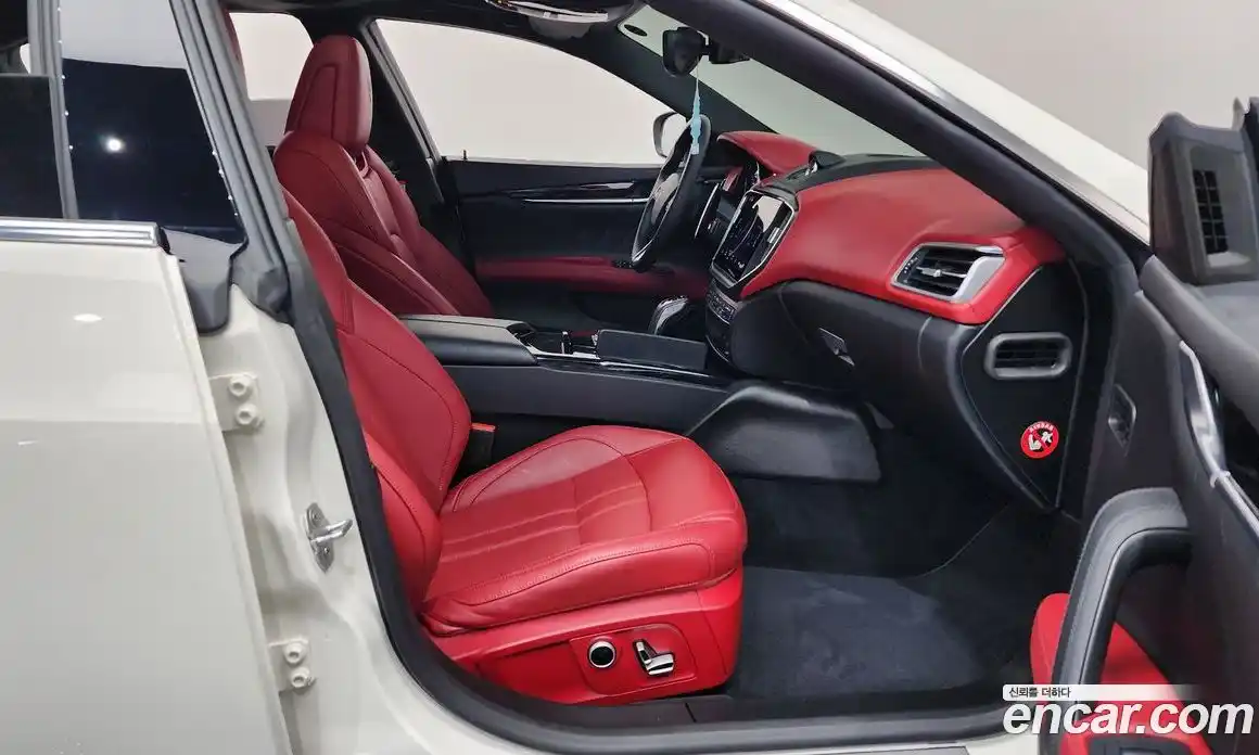 Maserati Ghibli 2021 2.0 автомат (гидро), фото 16 Maserati Ghibli 2021 2.0 автомат (гидро), фото 16