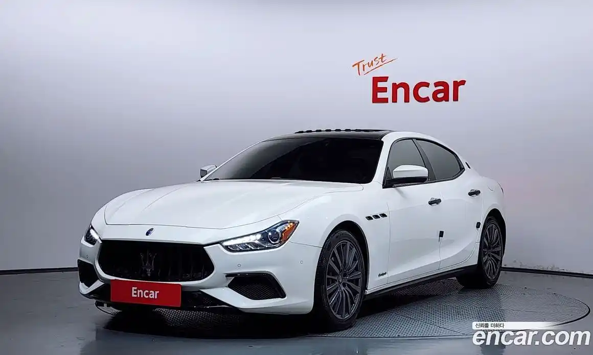 Maserati Ghibli 2017 3.0 автомат (гидро), фото 1 Maserati Ghibli 2017 3.0 автомат (гидро), фото 1