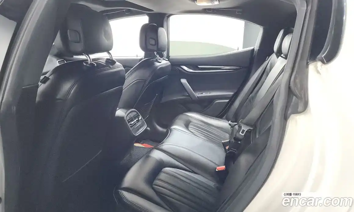 Maserati Ghibli 2017 3.0 автомат (гидро), фото 18 Maserati Ghibli 2017 3.0 автомат (гидро), фото 18