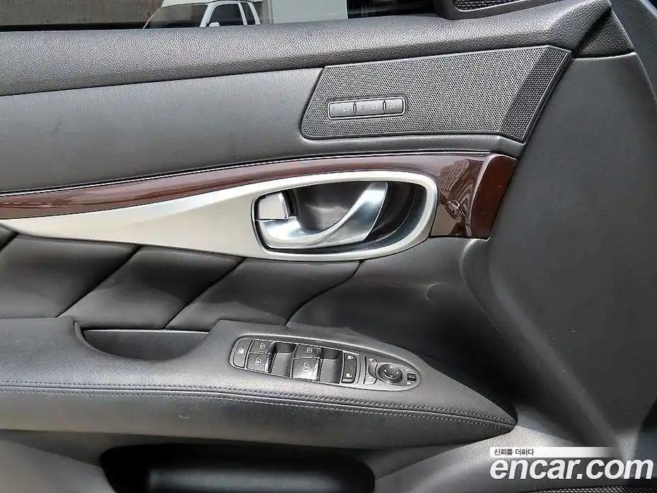 Infiniti Q70 2017 3.7 автомат (гидро), фото 11 Infiniti Q70 2017 3.7 автомат (гидро), фото 11