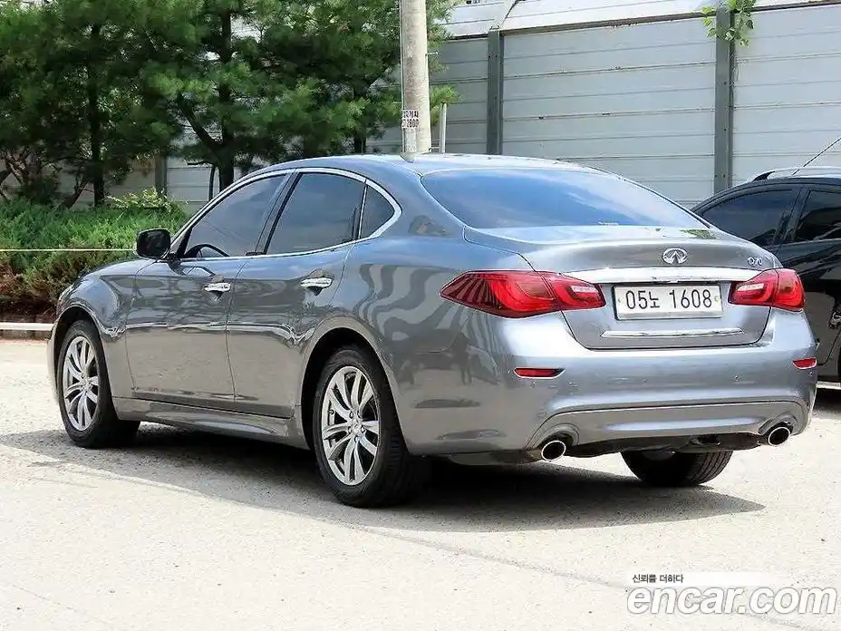 Infiniti Q70 2017 3.7 автомат (гидро), фото 3 Infiniti Q70 2017 3.7 автомат (гидро), фото 3