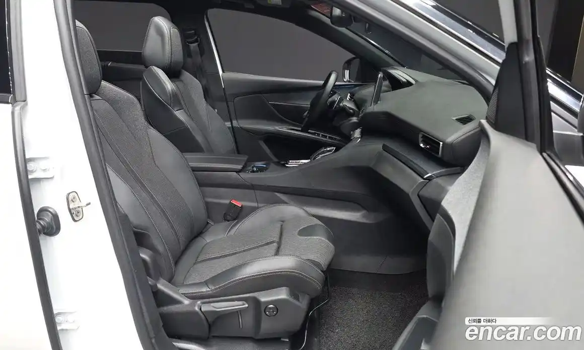 Peugeot 5008 2020 1.5 автомат (гидро), фото 11