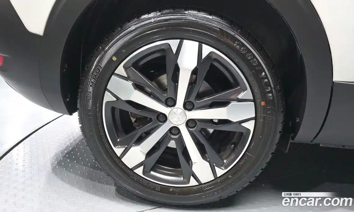 Peugeot 5008 2020 1.5 автомат (гидро), фото 5
