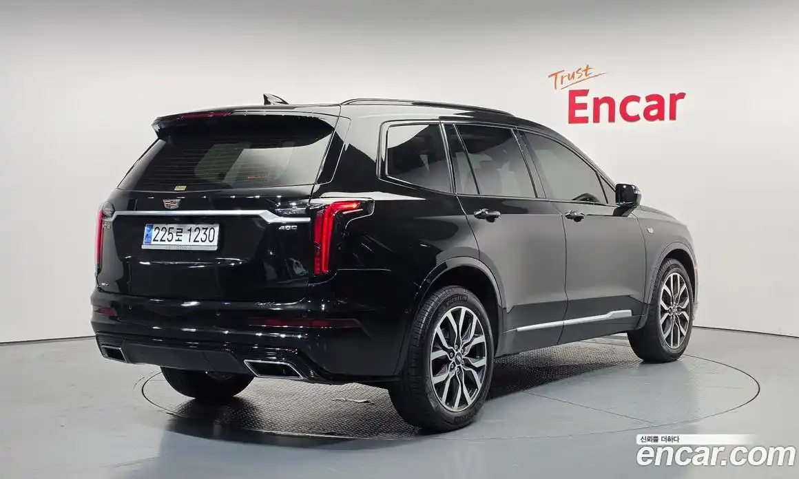 Cadillac XT6 2023 3.6 автомат (гидро), фото 2 Cadillac XT6 2023 3.6 автомат (гидро), фото 2