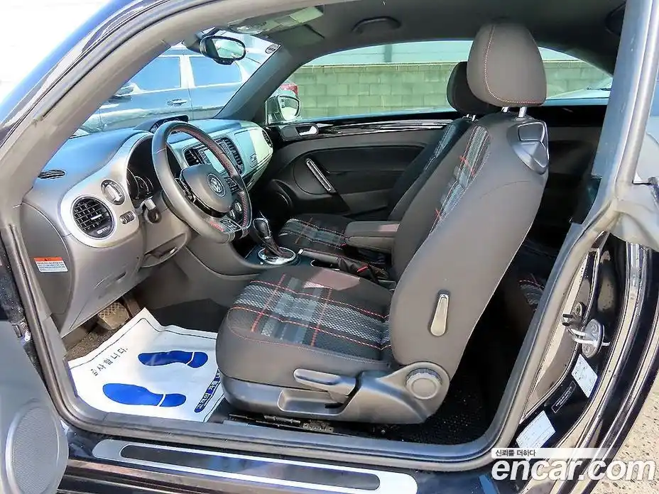 Volkswagen Beatle 2015 2.0 автомат (гидро), фото 5