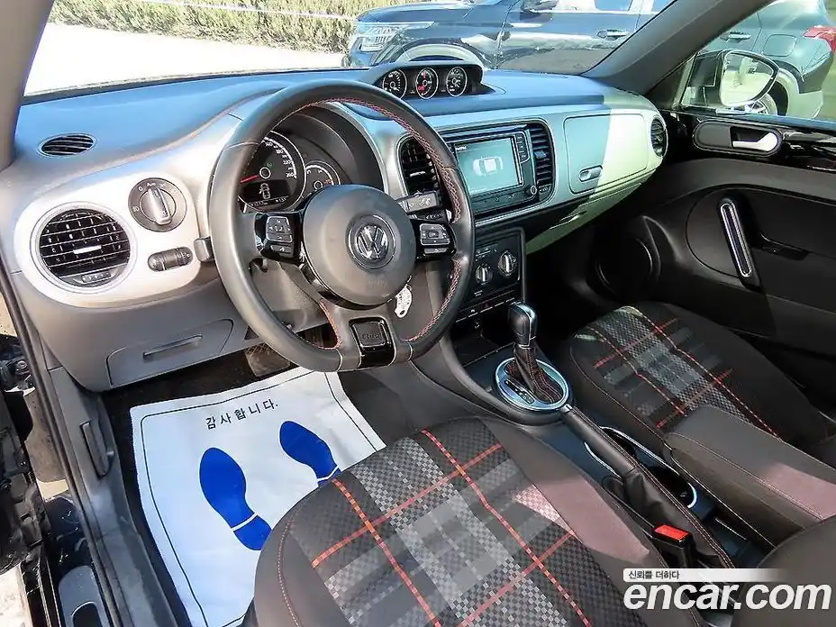 Volkswagen Beatle 2015 2.0 автомат (гидро), фото 7