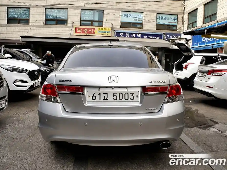 Honda Accord 2011 2.4 автомат (гидро), фото 3
