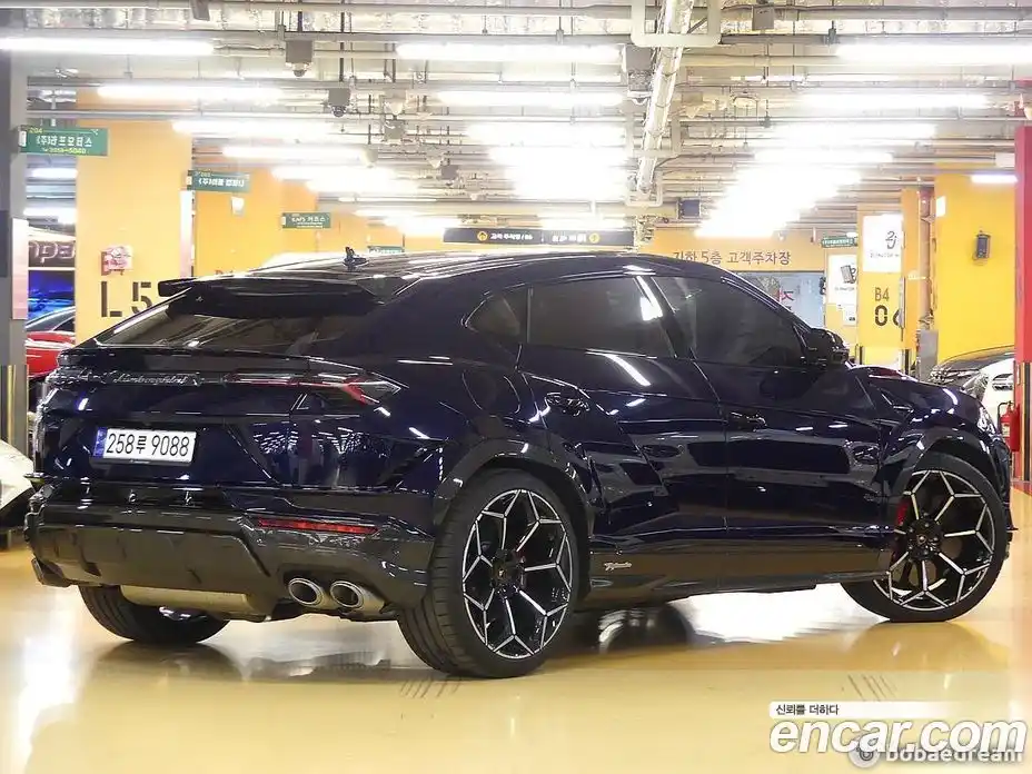 Lamborghini Urus 2023 4.0 автомат (гидро), фото 2 Lamborghini Urus 2023 4.0 автомат (гидро), фото 2