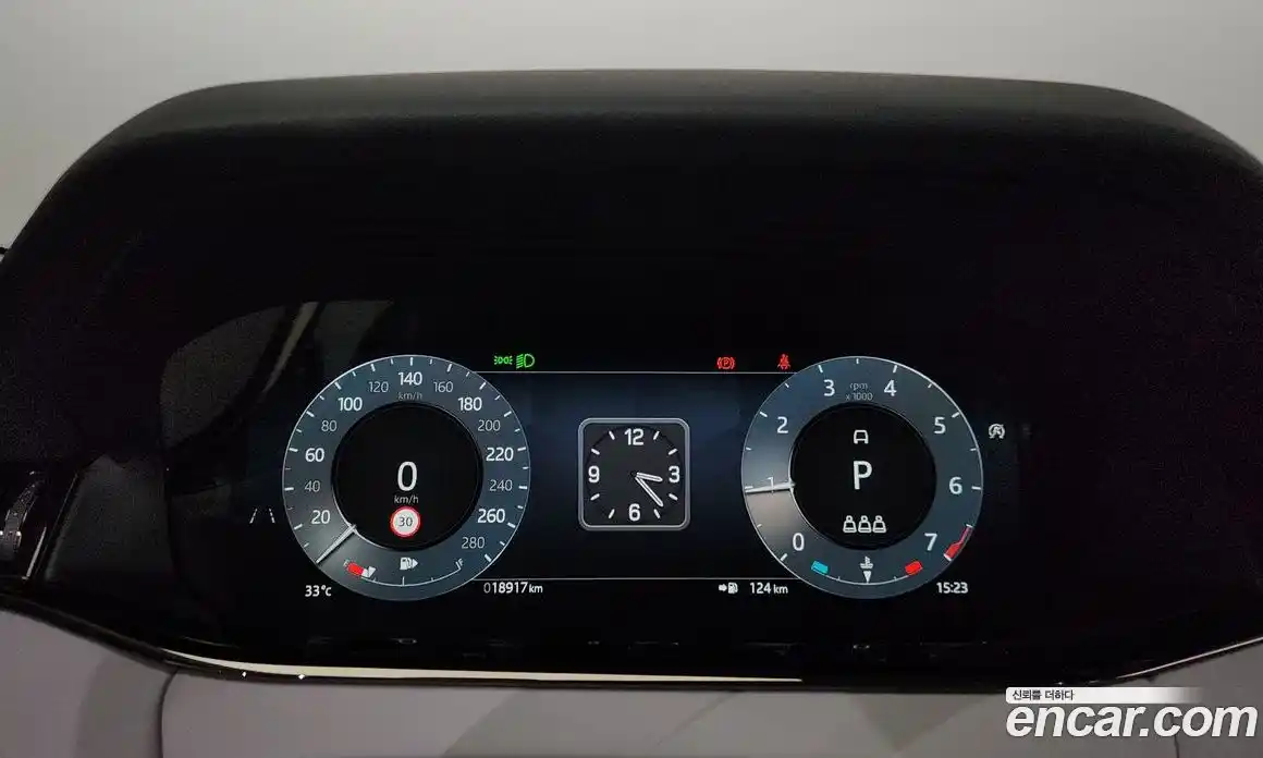 Land Rover Range Rover Evoque 2024 2.0 автомат (гидро), фото 8