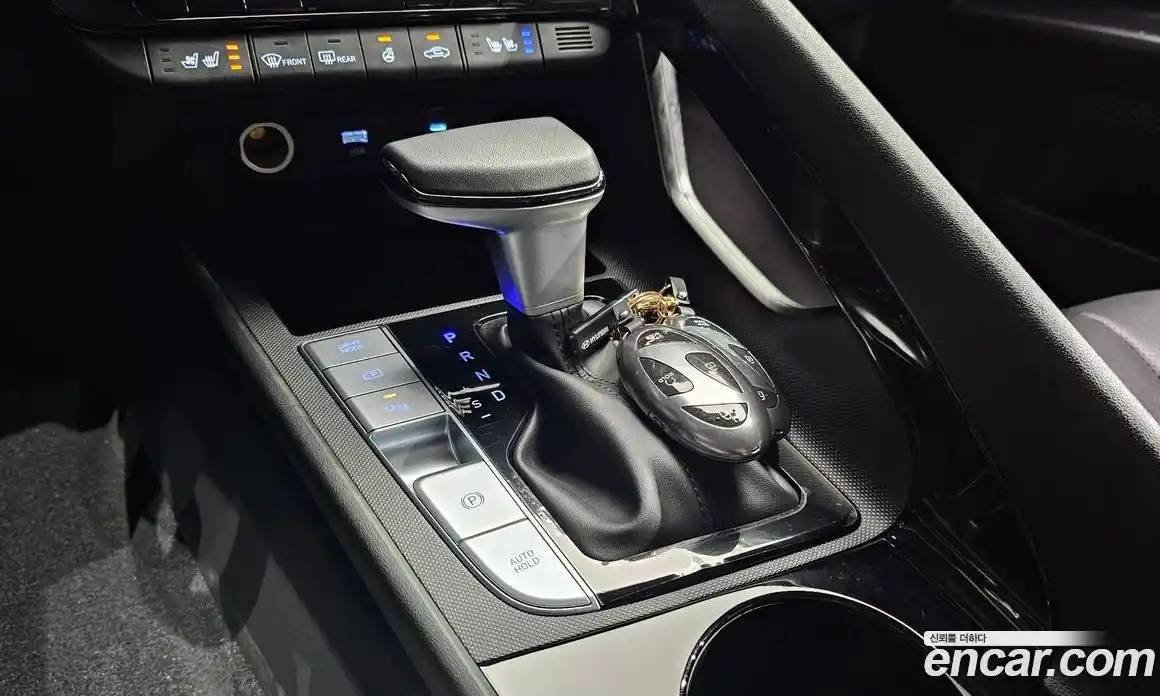 Hyundai Avante 2023 1.6 автомат (гидро), фото 12