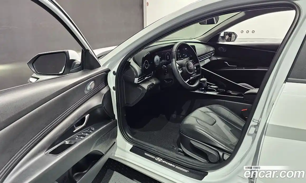 Hyundai Avante 2023 1.6 автомат (гидро), фото 13