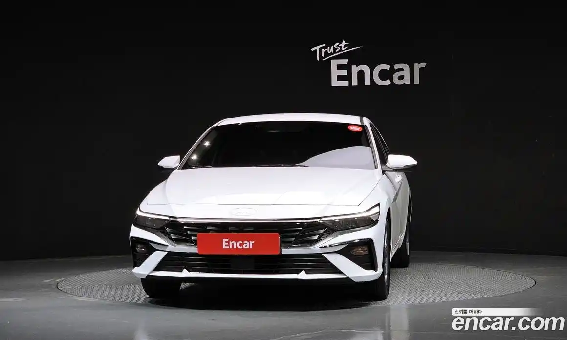 Hyundai Avante 2023 1.6 автомат (гидро), фото 3