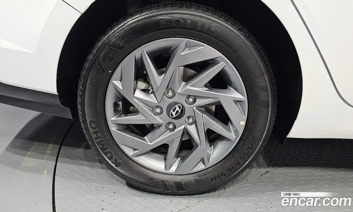 Hyundai Avante 2023 1.6 автомат (гидро), фото 5