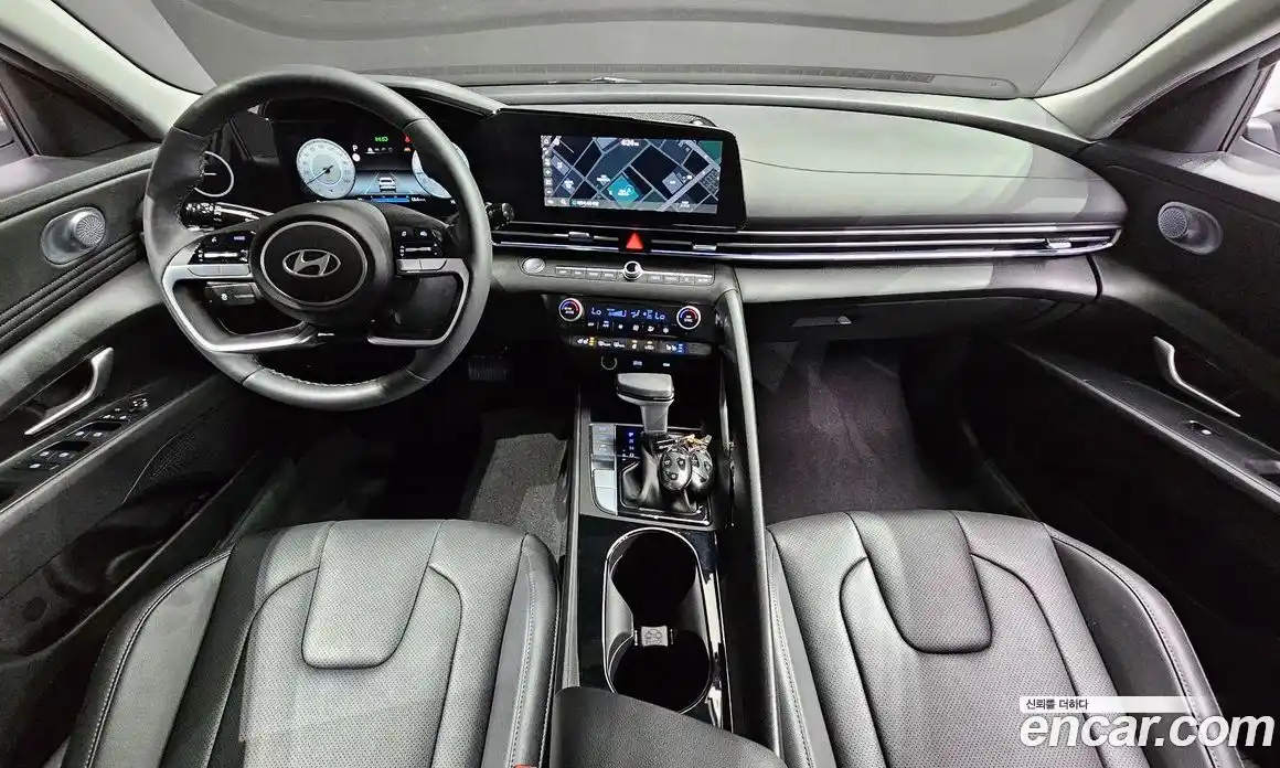 Hyundai Avante 2023 1.6 автомат (гидро), фото 10