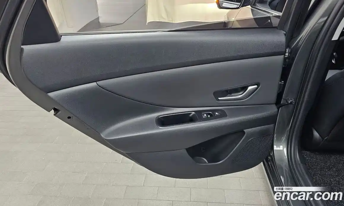 Hyundai Avante 2024 1.6 автомат (гидро), фото 15