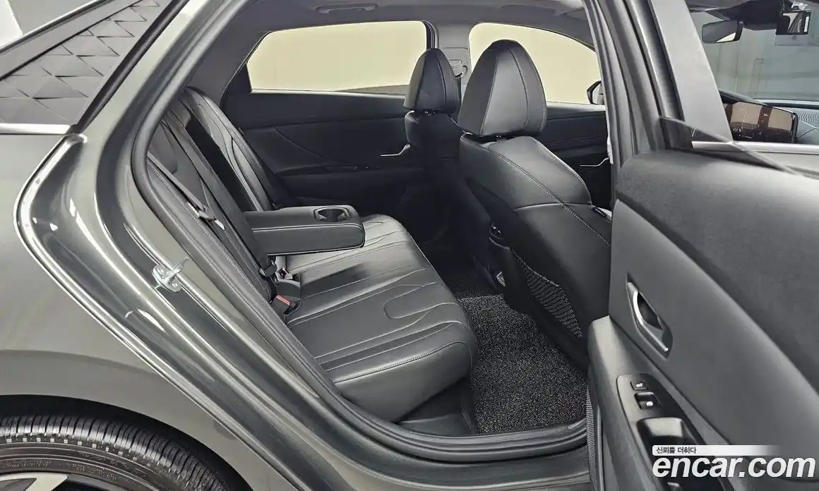 Hyundai Avante 2024 1.6 автомат (гидро), фото 17