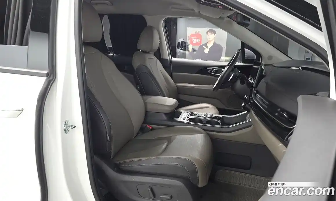 Kia Carnival 2024 1.6 автомат (гидро), фото 16