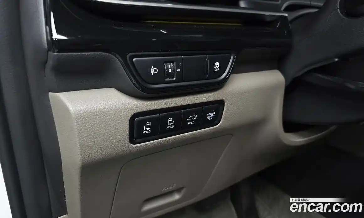 Kia Carnival 2024 1.6 автомат (гидро), фото 30