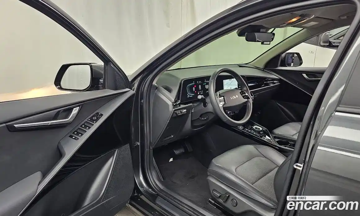 Kia Niro 2024 1.6 автомат (гидро), фото 13