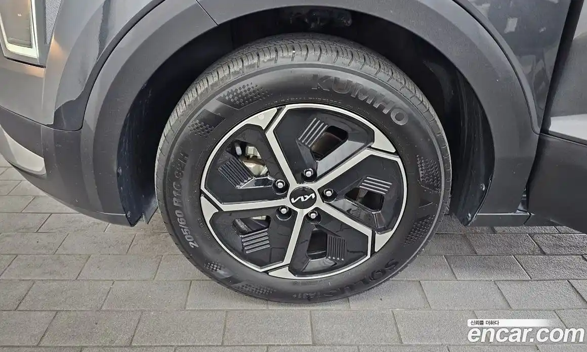 Kia Niro 2024 1.6 автомат (гидро), фото 5