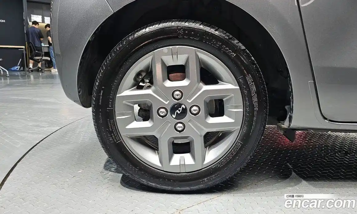 Kia Ray 2023 1.0 автомат (гидро), фото 4