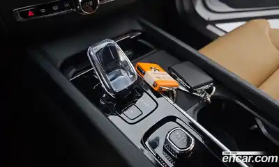 Volvo XC60 2024 2.0 автомат (гидро), миниатюра 11