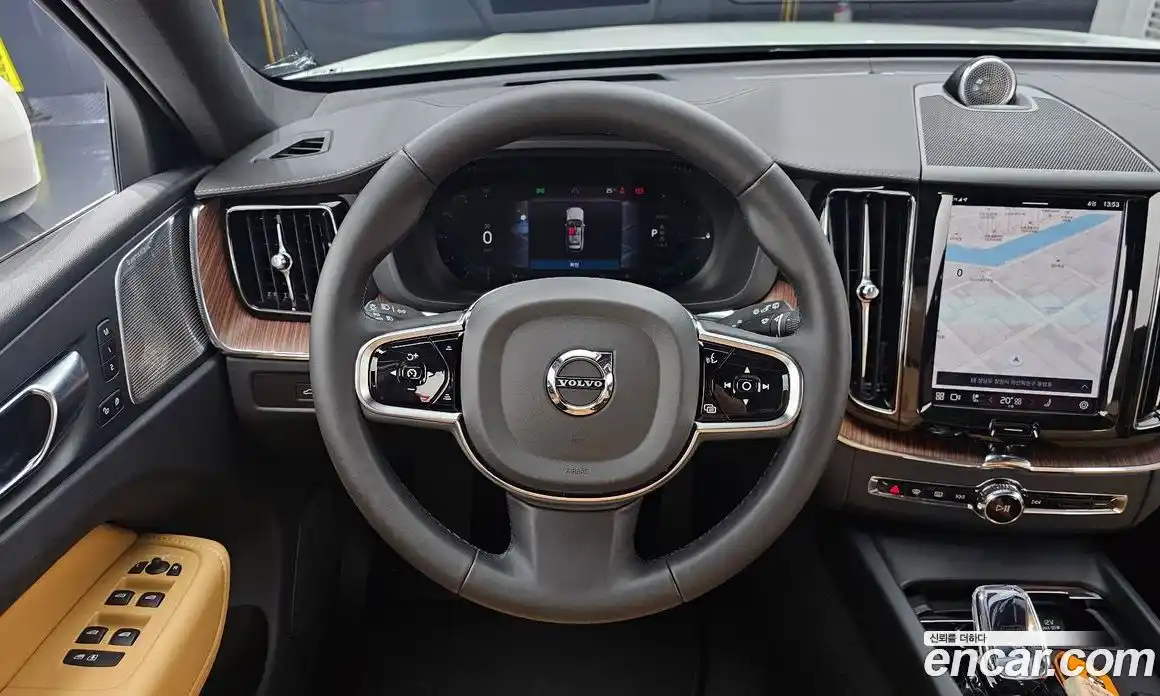 Volvo XC60 2024 2.0 автомат (гидро), фото 18